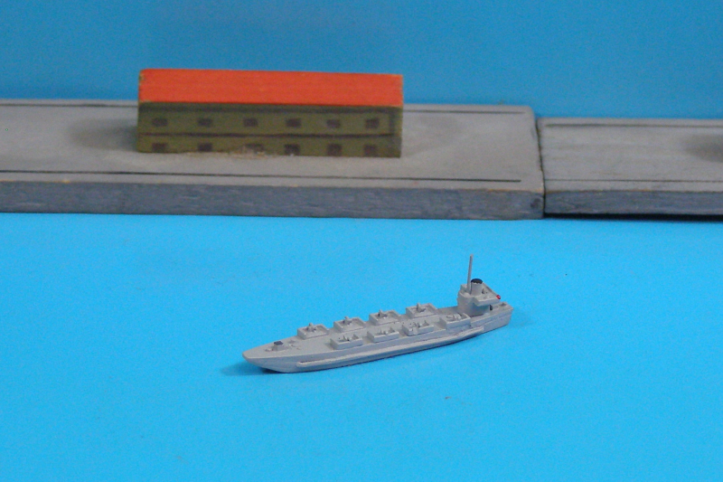 Landing vessel "LCF" (1 p.) GB 1943 no. 1024 from Trident